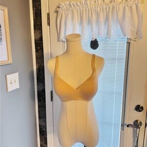 Hanes Bra SZ 34C‎